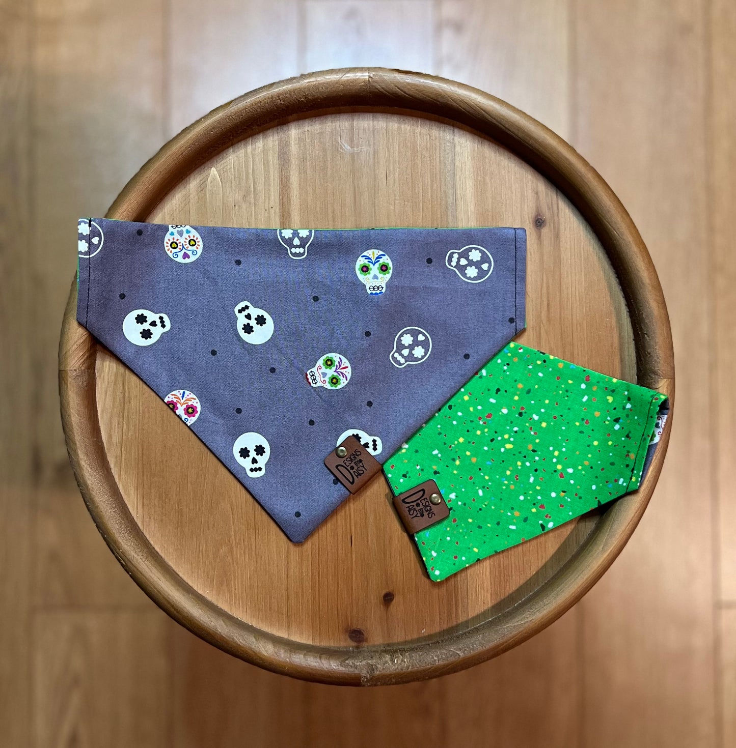 Happy Howl-o-Ween / Reversible / Over-the-Collar / Pet Bandana / GLOW IN THE DARK