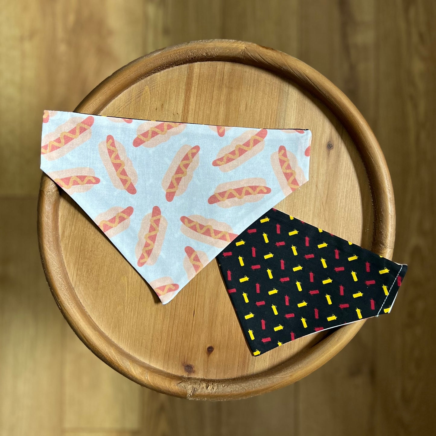 Hot Diggity Dog / Reversible / Over-the-Collar / Pet Bandana