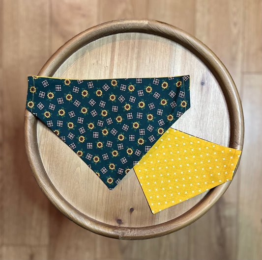 Sunflowers / Reversible / Over-the-Collar / Pet Bandana