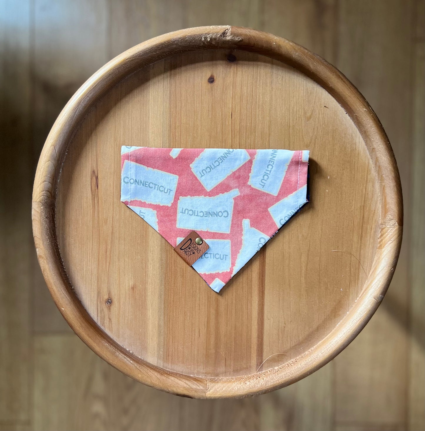 UConn Huskies / LAST CHANCE / Reversible / Over-the-Collar / Pet Bandana / CLEARANCE